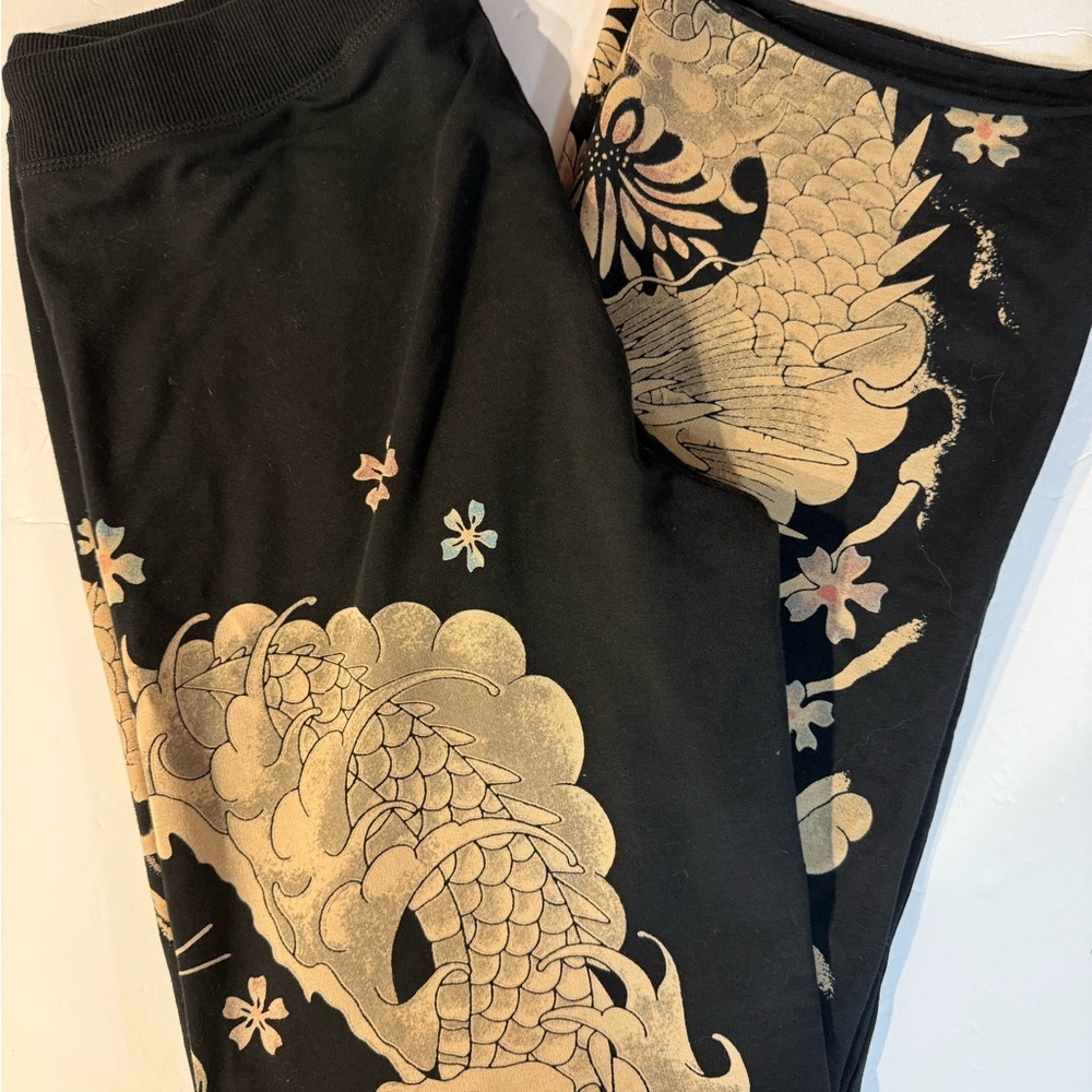 Paparazzi Black Pants with Gold Chain Accent